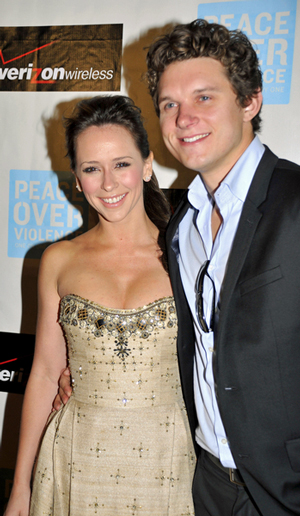 Приятелят на Дженифър Лав Хюит й изпраща цветя всеки ден